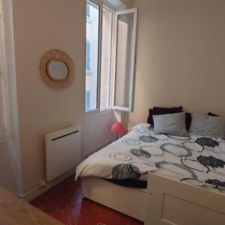 Appartement De Charme - Wifi - Centre Historique Toulon Exteriör bild