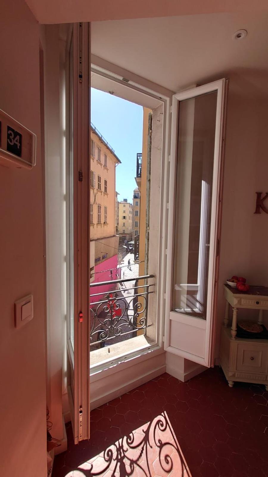 Appartement De Charme - Wifi - Centre Historique Toulon Exteriör bild